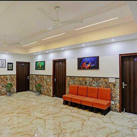 Hotel O K R Resdiancy Near Botanic Garden Of Indian Republic Ноида Екстериор снимка