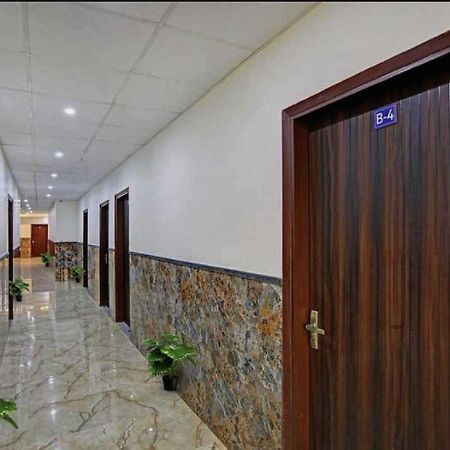 Hotel O K R Resdiancy Near Botanic Garden Of Indian Republic Ноида Екстериор снимка