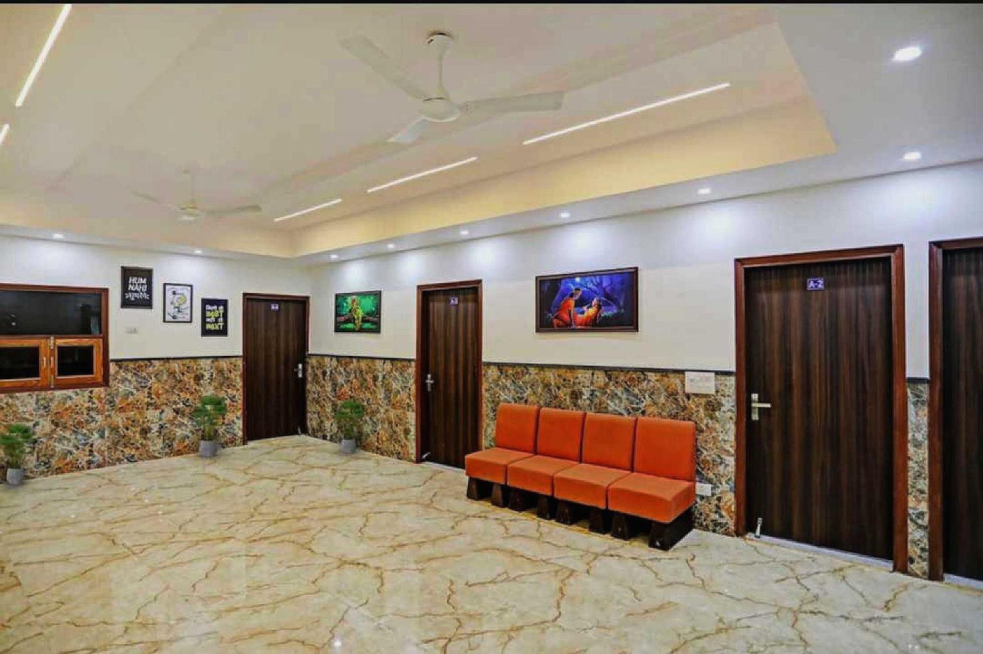 Hotel O K R Resdiancy Near Botanic Garden Of Indian Republic Ноида Екстериор снимка