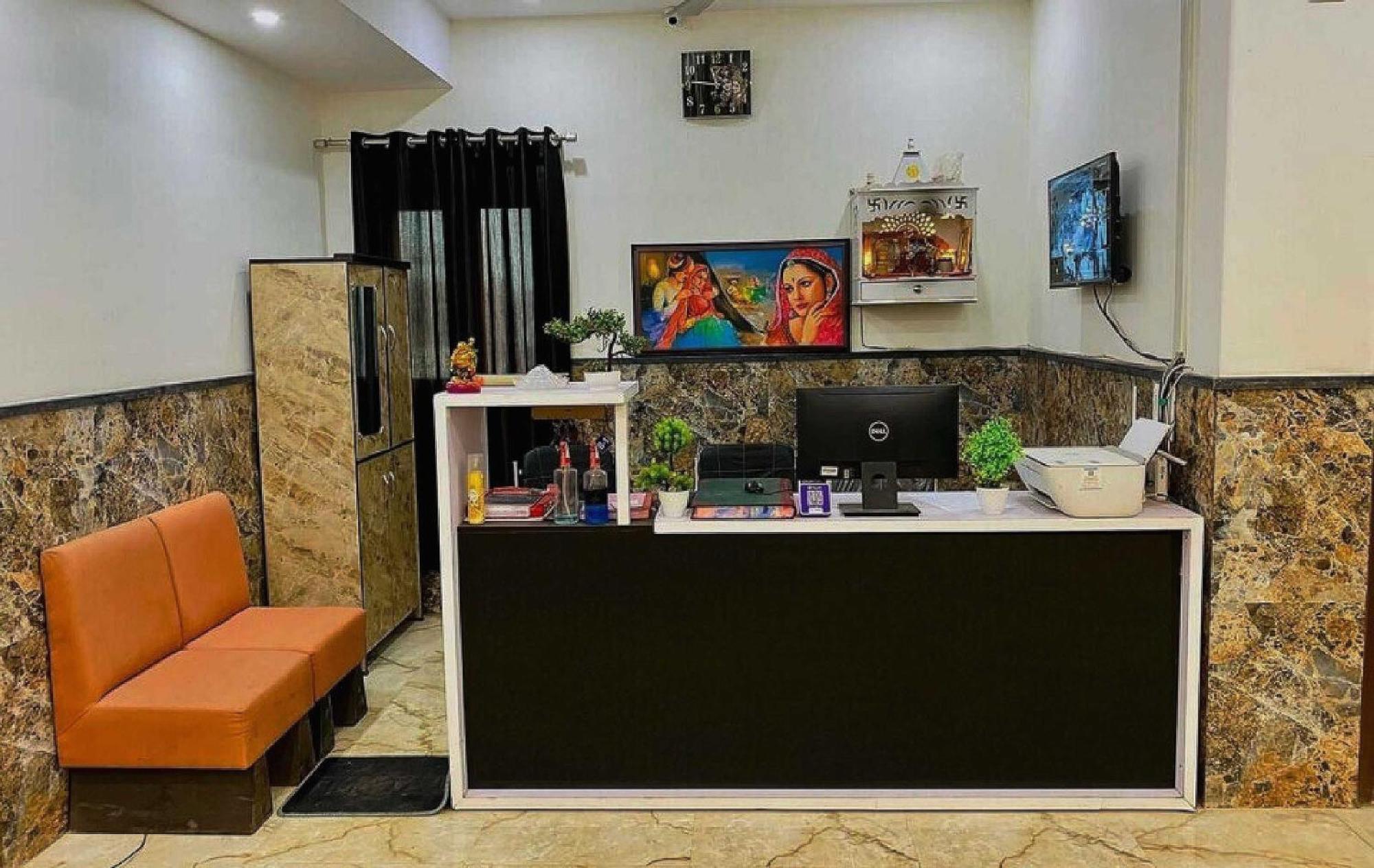 Hotel O K R Resdiancy Near Botanic Garden Of Indian Republic Ноида Екстериор снимка